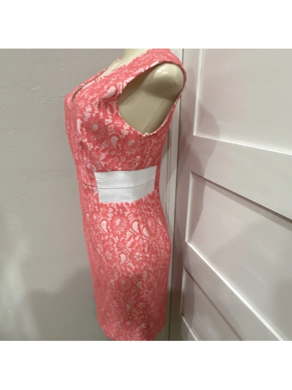 Worthington Coral Lace-Print V-Neck Sheath Dress with White Panels - Picture 2 of 3